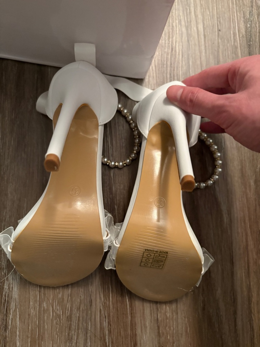Wedding Bride Elegant White Pearl-Embellished Women's Heels
6.5 (37) - Picture 4 of 5